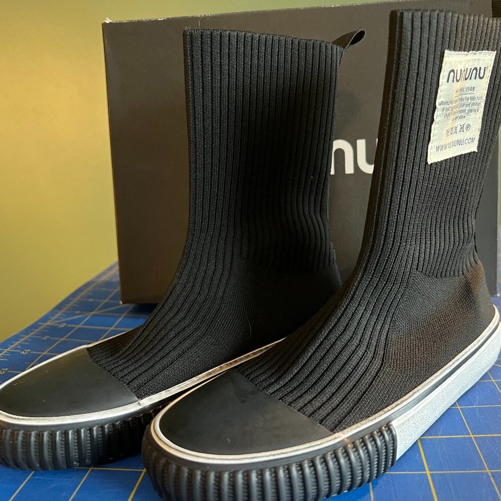 NUNUNU Extra High Sock Sneakers Slip On 35-36 NWB Never Worn